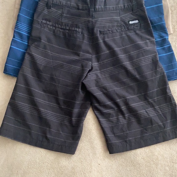 3 pairs of like new board shorts Volcom & RonJon! - Picture 10 of 16